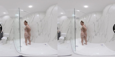 Thick milf Eva May showering & toying pussy in VR