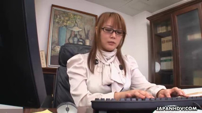 Horny Hinata Komine masturbates in her office