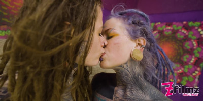 Extreme alt lesbians Anuskatzz & Ceci MilkyMouzz  fisting buttholes