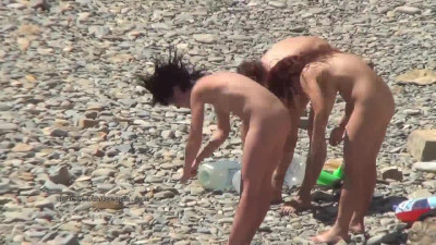 Horny nudist swingers fucks in the beach