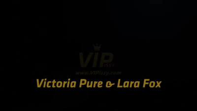 Lara Fox and Victoria Pure enjoy lesbian fucking