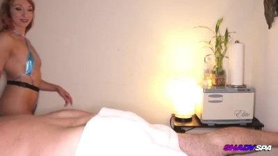 Sexy masseuse Daisy Belle sucks a fat cock at work