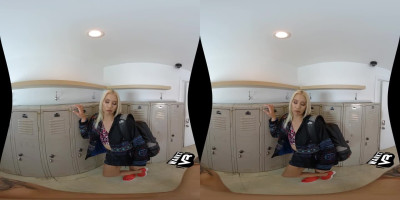 Hot blonde babe fucks and looking good on VR