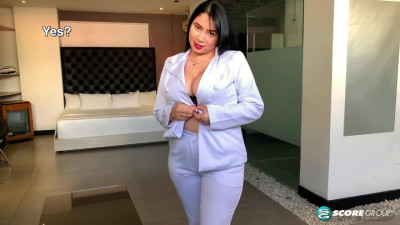 Curvy latina Kim Velez flashes her giant titties