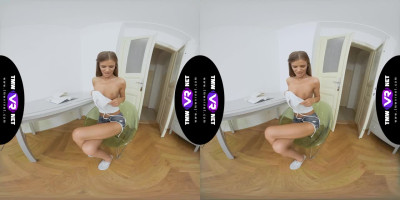 Horny Sarah Key strips naked and masturbates in VR scene