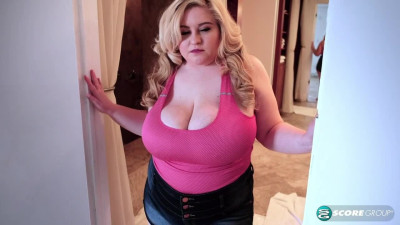 Big breasted blonde hottie Mae Montgomery flashing her monster jugs