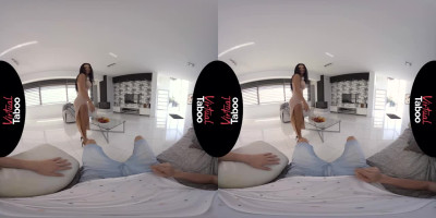 Lucky dude fucking his stepmom Shalina Devine and aunt Georgie Lyall in VR